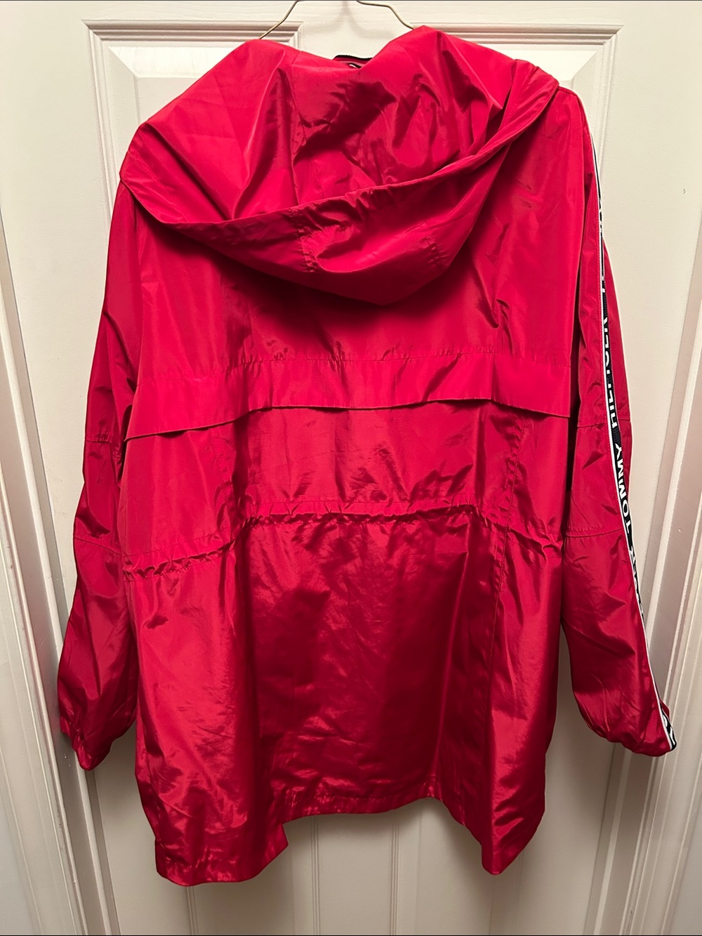 Tommy Hilfiger Red Hooded Utility Windbreaker Jacket with Logo Tape - Picture 3 of 3